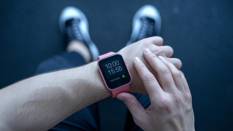 Wearable Devices For Tracking Workout Performance Rocks